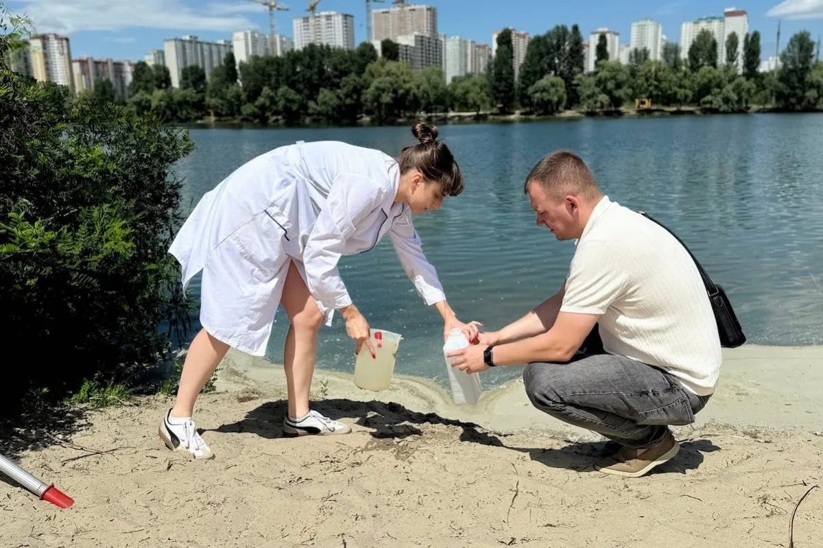 Озеро Небреж на Осокорках: забруднення води та конфлікт із забудовником у 2026