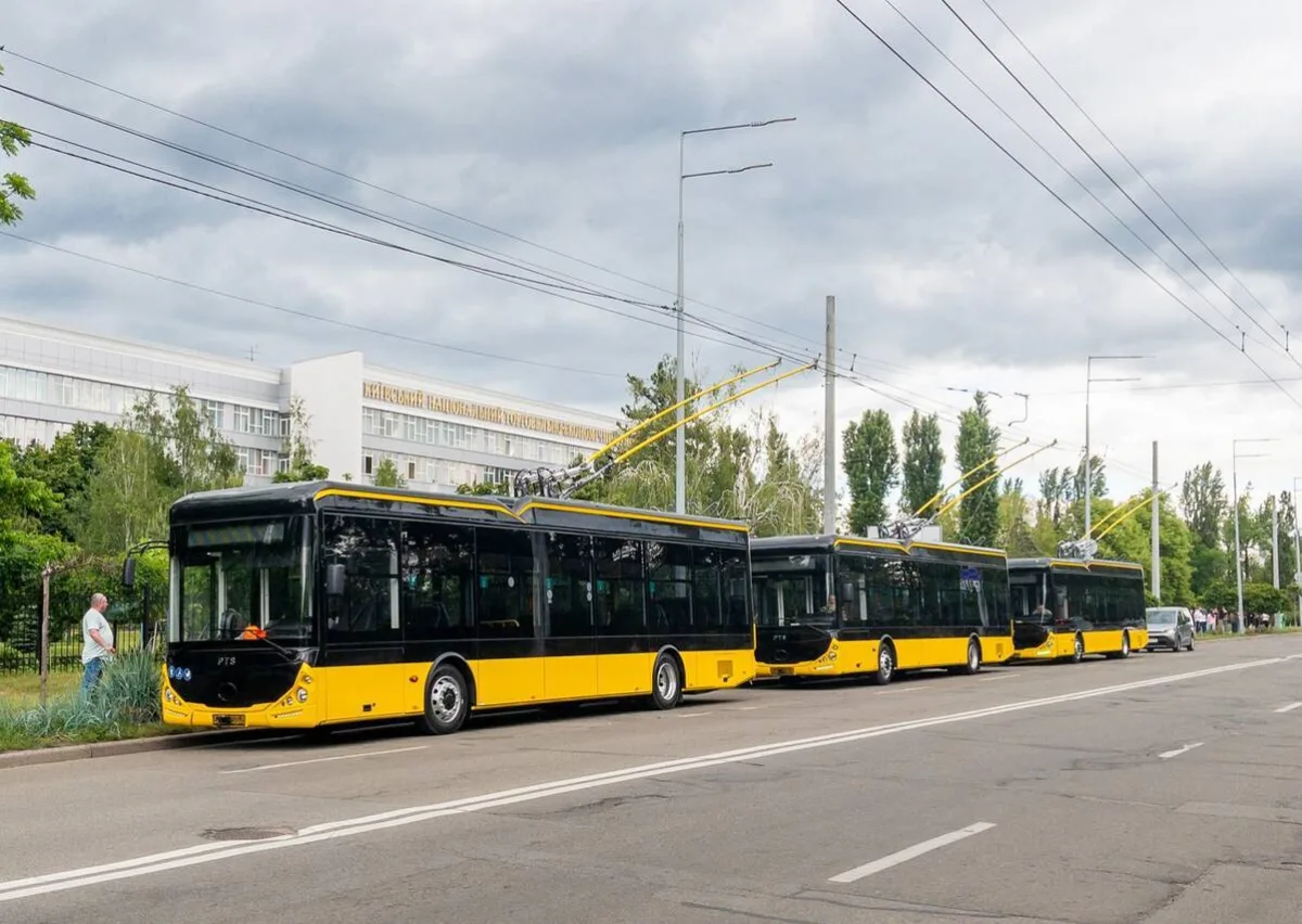 Який транспорт купляли в Києві за 2022–2026 роки: автобуси, трамваї, тролейбуси