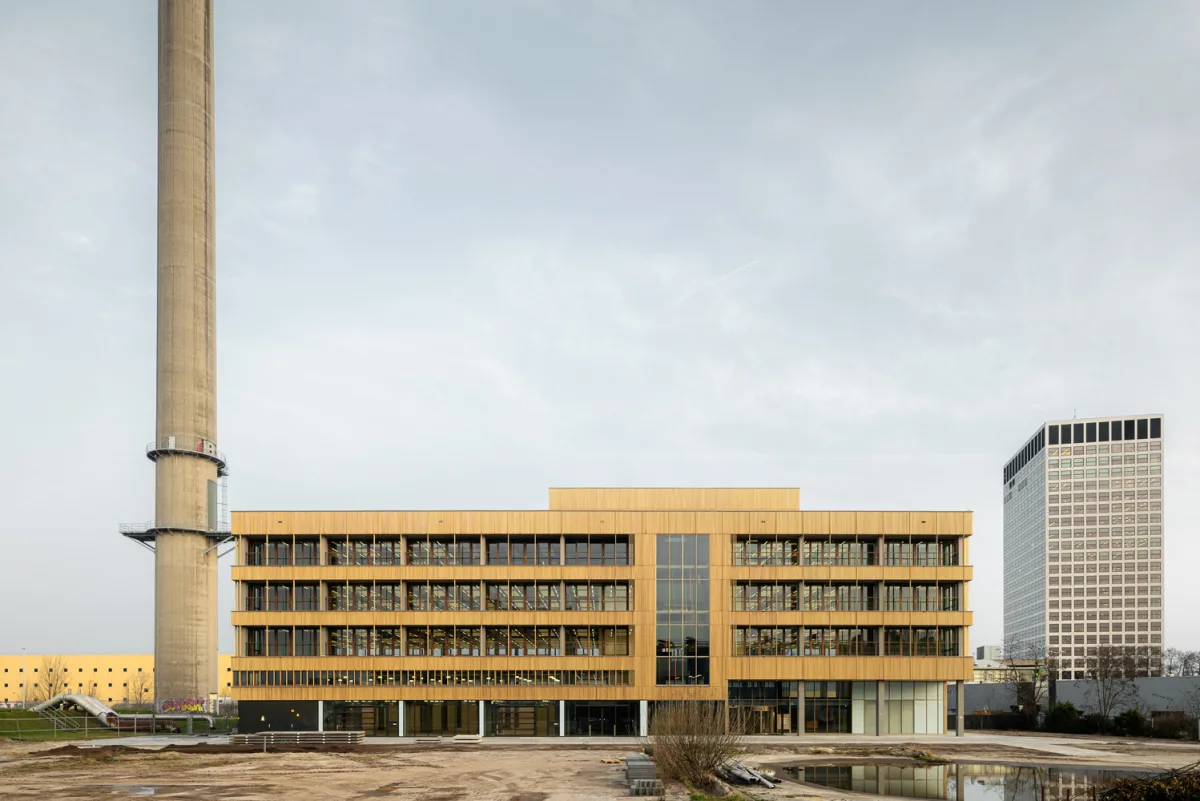 Перетворення промислової будівлі на екоофіс: кейс Ferro Offices у Роттердамі